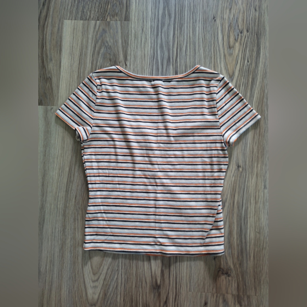 Garage Striped Cropped Henley‎ Tee. Medium Like New - Picture 5 of 5